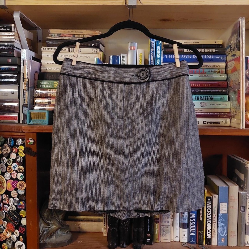 WilliSmith Y2K Herringbone Wool Blend Mini Skirt Button Detail Size 6 Black Whit